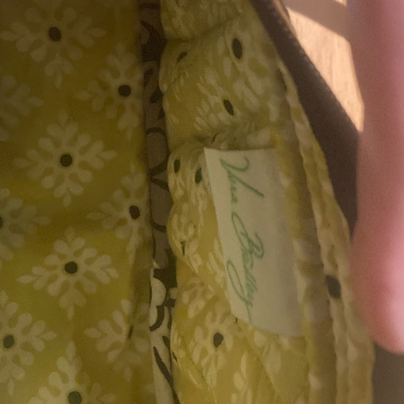 Vera Bradley purse. Super adorable & in excellent condition. See pictures - Picture 3 of 5